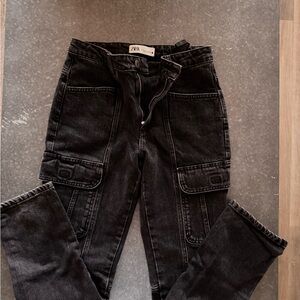 Zara Women's Black Cargo Jeans size 2
